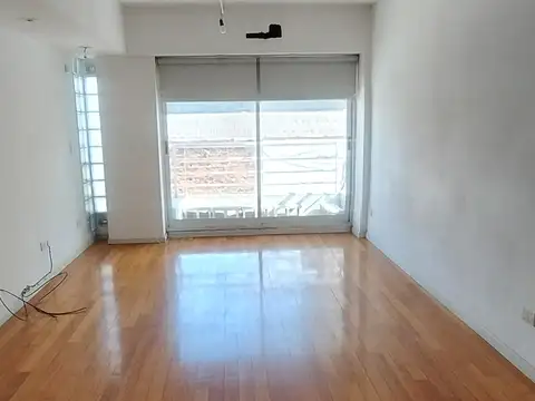 Departamento Mono, 35 mtrs, piso 3, contraf, a mtrs de la línea E y H