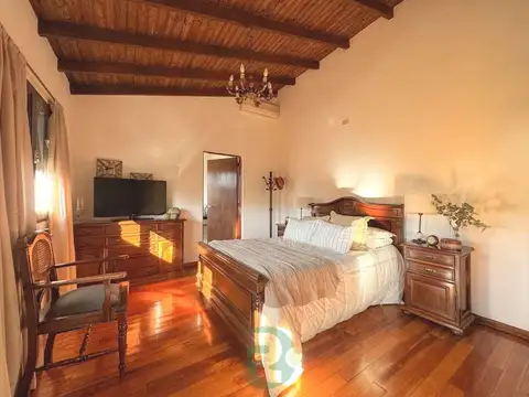 Casa 6 ambientes con 3 baños