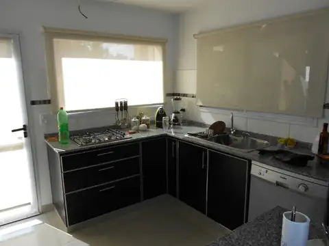 Casa en Venta con 4 cocheras