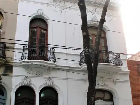 Venta Edificio de 2 Plantas con Terraza