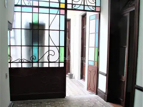 Venta Edificio de 2 Plantas con Terraza