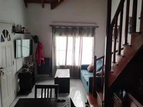 Depto Tipo Casa en Venta con 1 cocheras