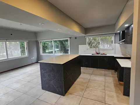 Casa en Venta en Tristán Suárez, USD 439.000