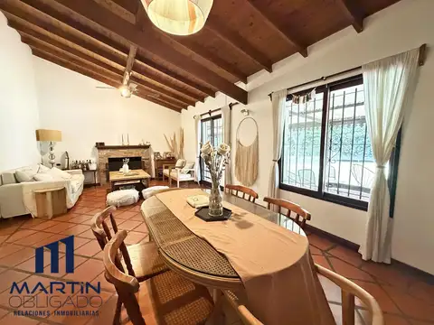 Casa 6 ambientes con 4 baños