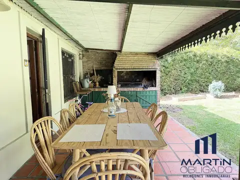 Venta Casa barrio con Portón en Bella Vista, con pileta