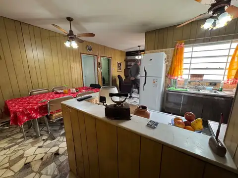 Venta casa 3 dormitorios con patio en Pueyrredon