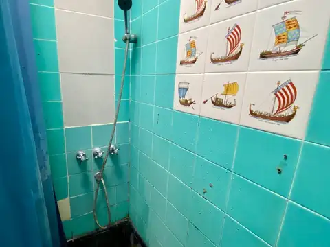 Casa Multifamiliar en lote de 300 m2! 2 Viviendas independientes! Ideal inversión!
