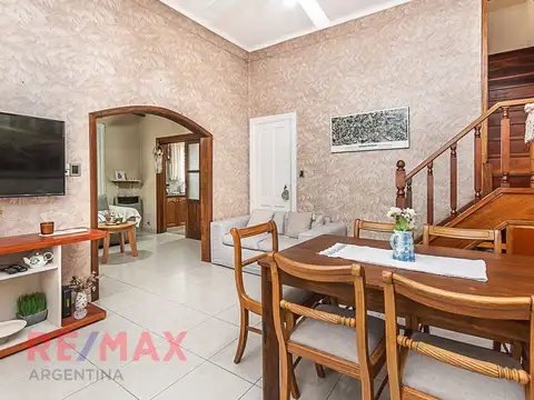 Casa en Venta con 2 cocheras