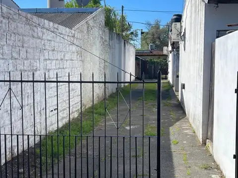 Depto Tipo Casa en Alquiler con 1 cocheras