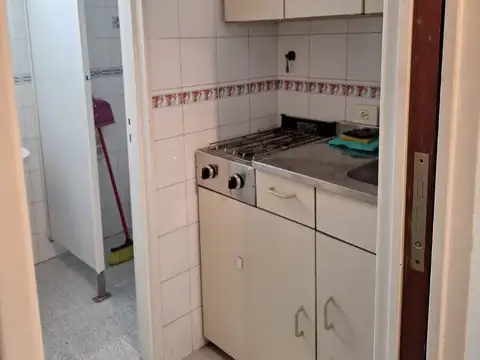 Reconquista 500, Piso 6