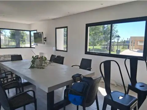 Casa en Venta con 4 cocheras