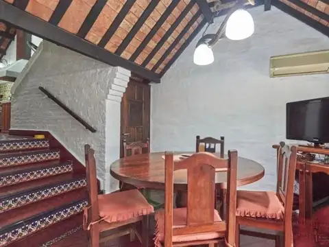 Ideal Inversión Casa en venta 5 ambientes c/cochera y pileta en Villa Devoto