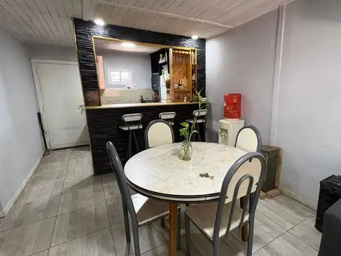 Casa 3 ambientes con 1 baño