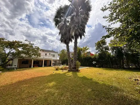 Casa 5 ambientes con 3 baños