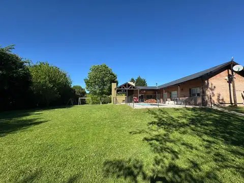 CASA EN VENTA DIEGO GAYNOR CON 2 LOTES