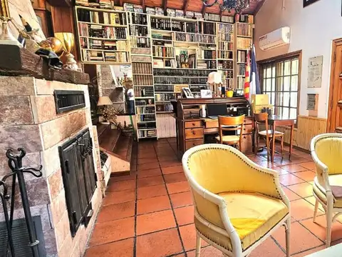 Venta 5 casas, sobre 6ha, con 2 piletas 