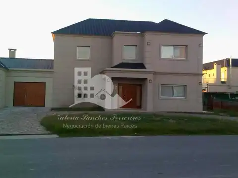 Casa en Alquiler de 4 dormitorios
