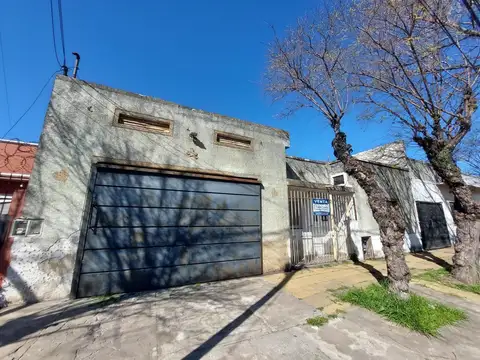 MULTIFAMILIAR - DOS CASAS CON ENTRADAS INDEPENDIENTES