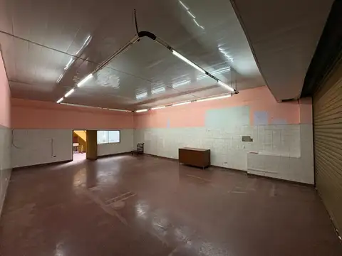 Avenida Juan Bautista Alberdi 5000, Piso pb