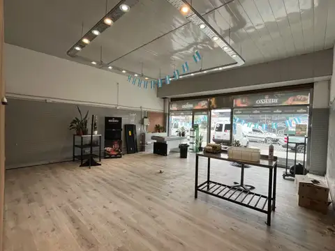 Local en Alquiler en Mataderos, $ 2.200.000