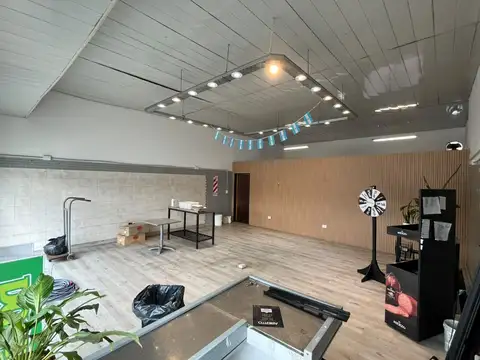 Avenida Juan Bautista Alberdi 5000, Piso pb