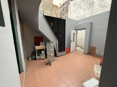 Avenida Juan Bautista Alberdi 5000, Piso pb