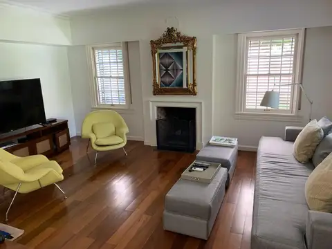 Casa 5 ambientes con 7 baños