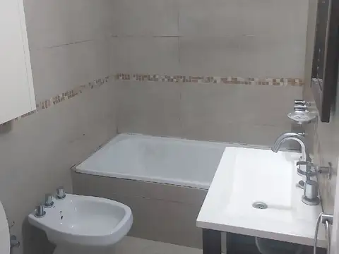 L N Alem 1000, Piso 2