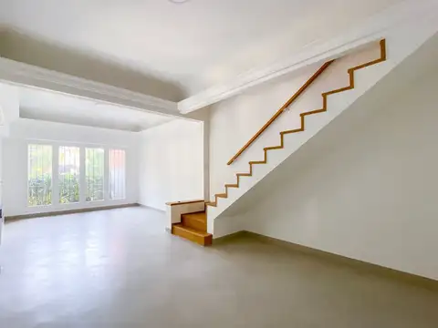 CASA DE 4 DORMITORIOS EN VENTA CENTRO SAN ISIDRO