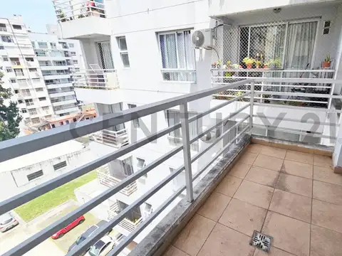 Coronel Ramón Lorenzo Falcón 2100, Piso 7