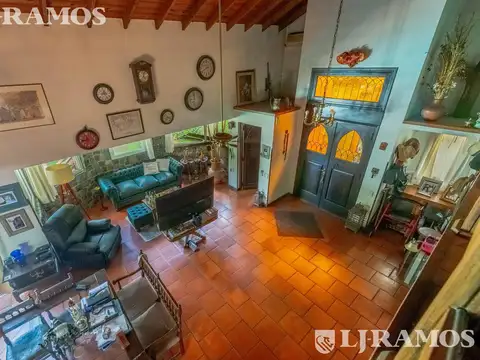 Casa en Venta con 4 cocheras