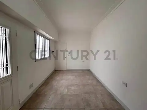 Depto Tipo Casa 2 ambientes con 1 baño