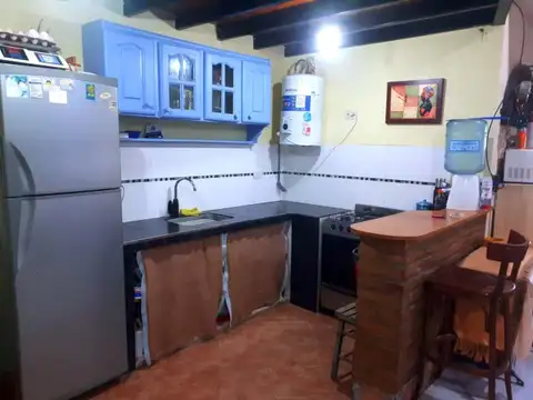 Casa 7 ambientes con 2 baños