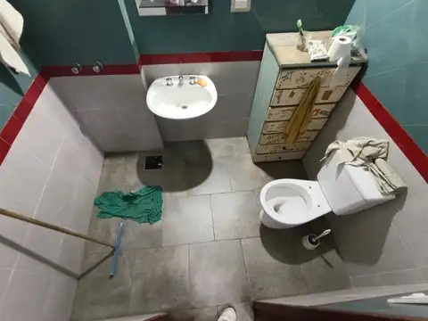 Local en Alquiler en Villa Luzuriaga, $ 750.000