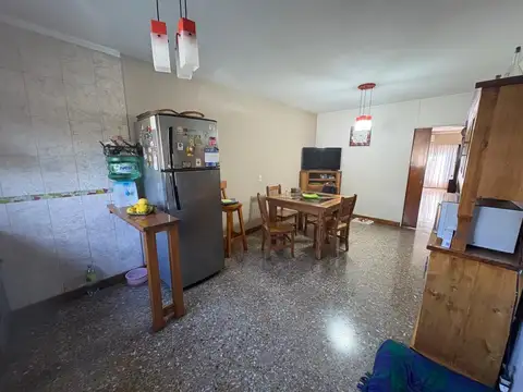 Casa 5 ambientes con 4 baños