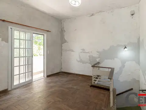 Depto Tipo Casa en Venta en Versalles, USD 99.000