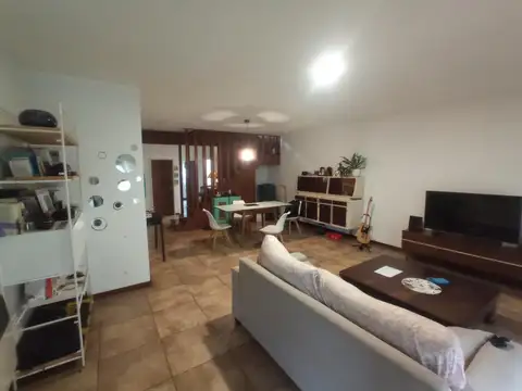 Depto Tipo Casa en Venta de 6 ambientes