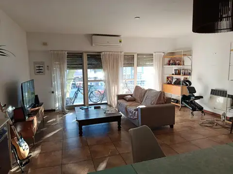 Depto Tipo Casa 6 ambientes con 1 baño