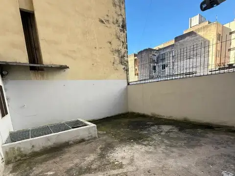 Centro Av. Colón esq Sucre 3d + dep serv. 147m2 ppios