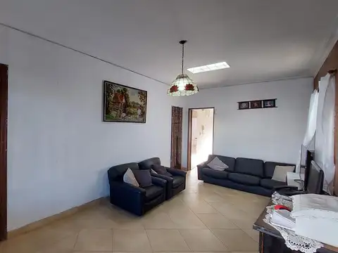 CASA 3 AMBIENTES CON PATIO Remedios De Escalada
