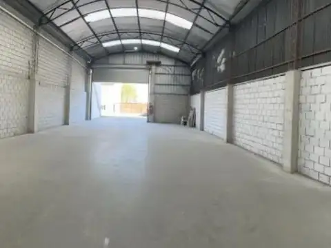 Galpon en Venta en Loma Hermosa, USD 169.000