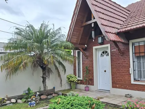 Impecable Chalet en Ituzaingó: Ubicación premium, piscina y confort absoluto