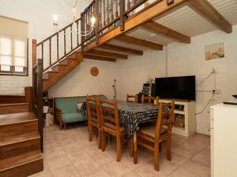 Depto Tipo Casa 3 ambientes con 2 baños