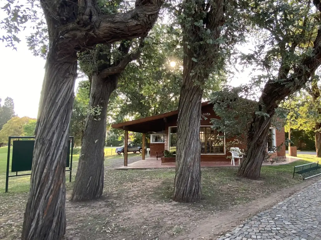 Actividades deportivas futbol, voley, paddle, golf, tenis, basquet, hockey, equitacion en Indio Cua Golf Club