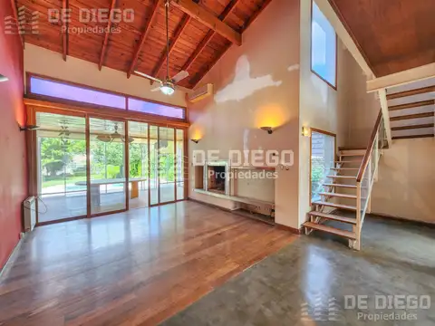 Casa 5 ambientes con 3 baños