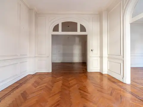 VENTA DEPARTAMENTO 6 DORM. MUY LUMINOSO, CATAMARCA AL 100.