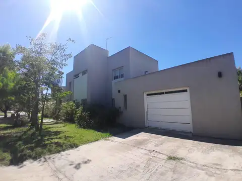 Casa en Venta a la Laguna en Cantón - Norte