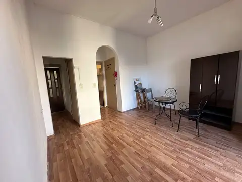 EXCELENTE Y AMPLIO MONOAMBIENTE EN MONTSERRAT | LUMINOSO Y CON BALCÓN