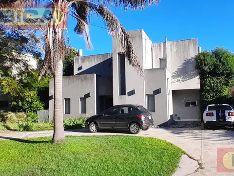 Casa en Venta en Don Torcuato, USD 430.000