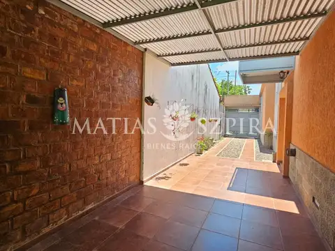Casa 3 ambientes con 2 baños